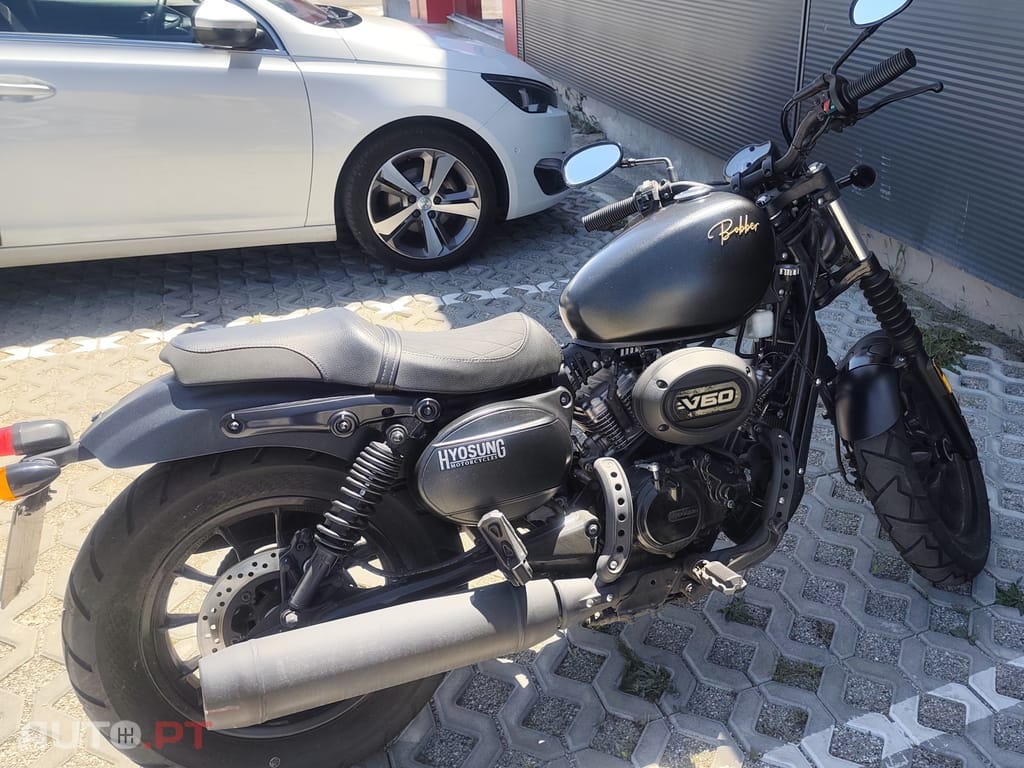 Hyosung GV 125s Bobber