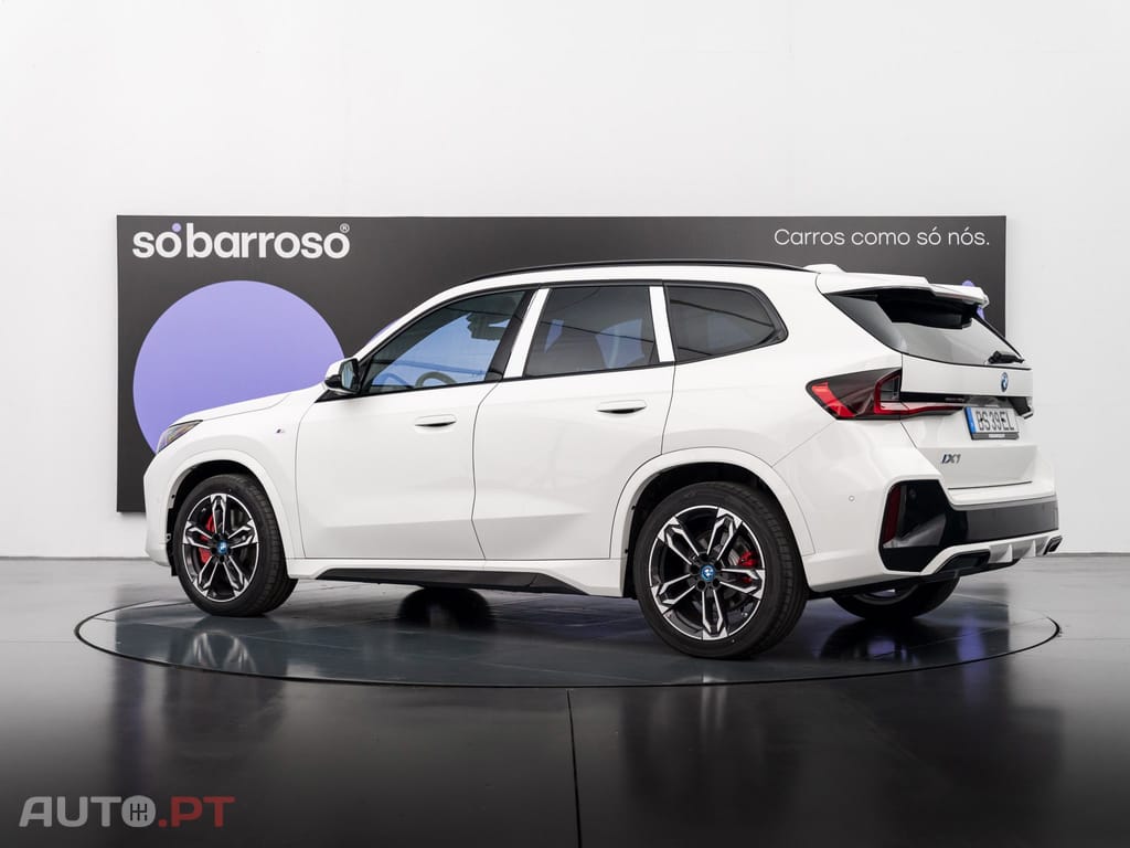 BMW iX1 eDrive20 Pack Desportivo M Pro