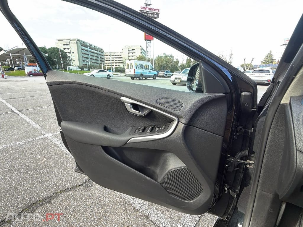 Volvo V40 1.6 D2 R-Design