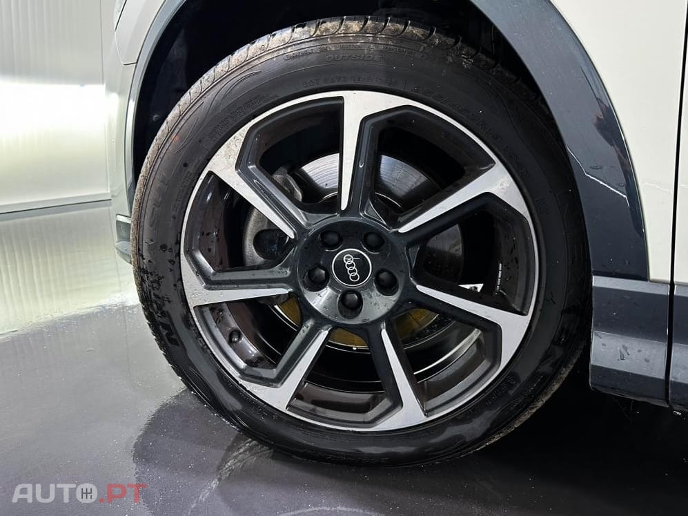 Audi Q3 45 TFSIe S line S tronic