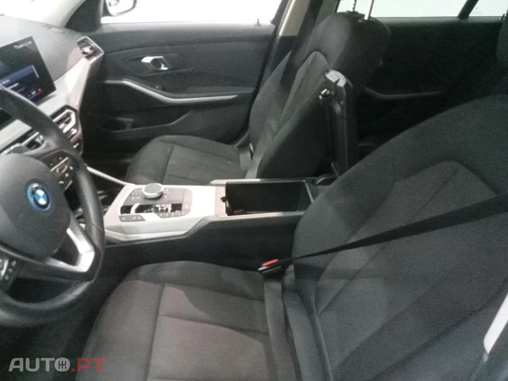 BMW 320 e Touring Auto