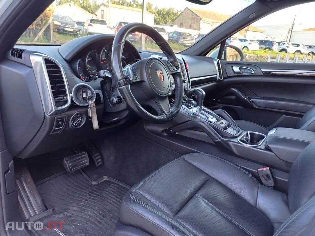 Porsche Cayenne Platinum Edition — fotografia 10