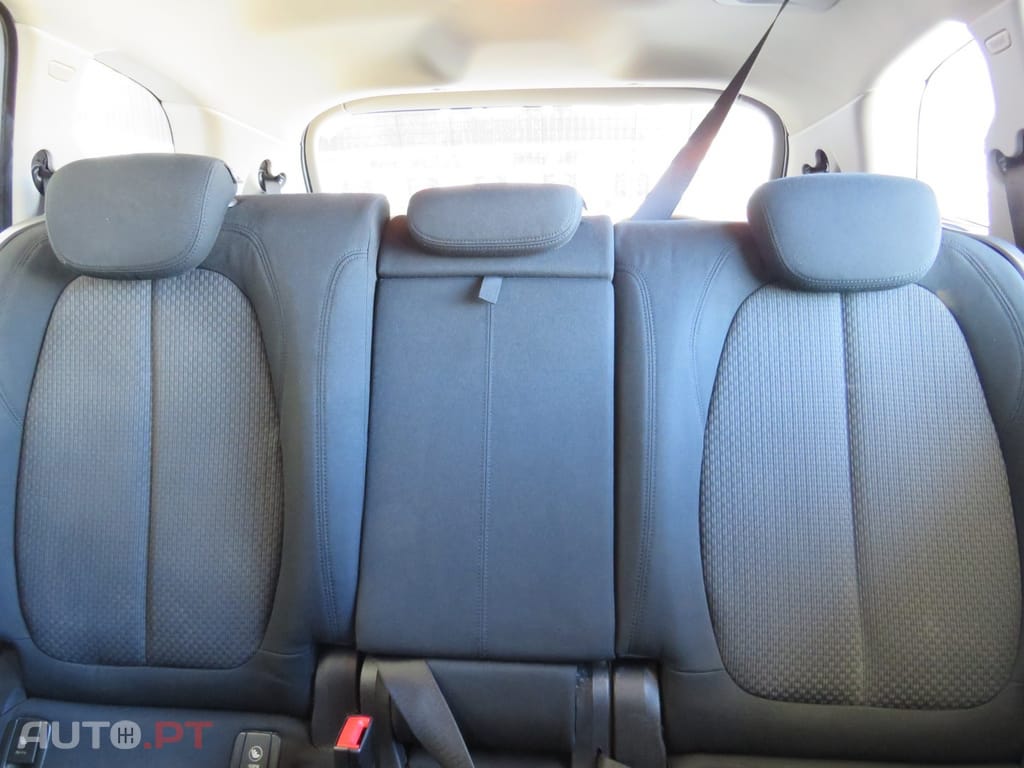 BMW 216 d 7L Advantage
