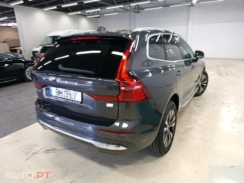 Volvo XC60 2.0 T6 PHEV Core AWD