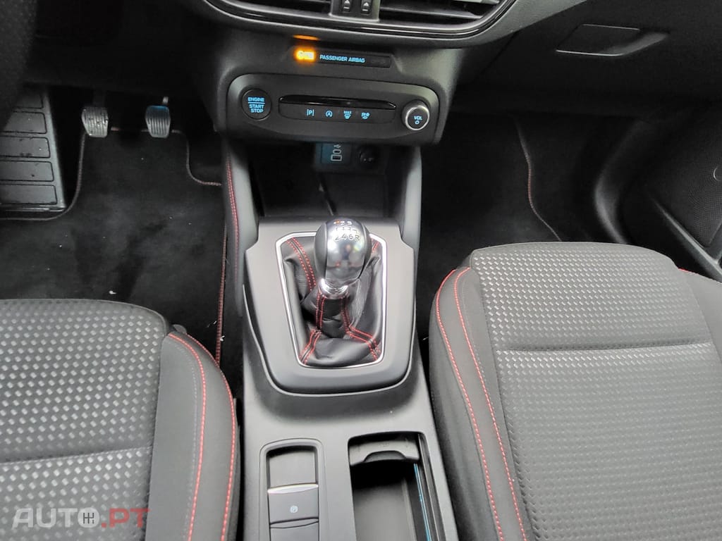 Ford Focus 1.0 EcoBoost MHEV ST-Line X