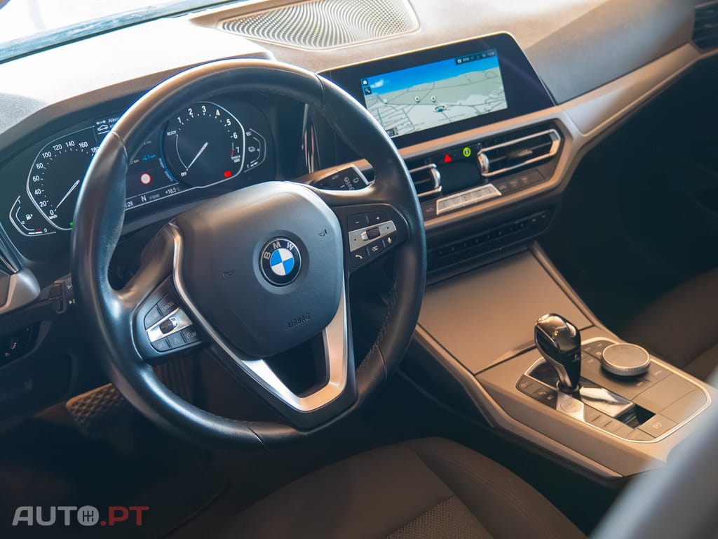 BMW 330 e Touring Corporate Edition Auto