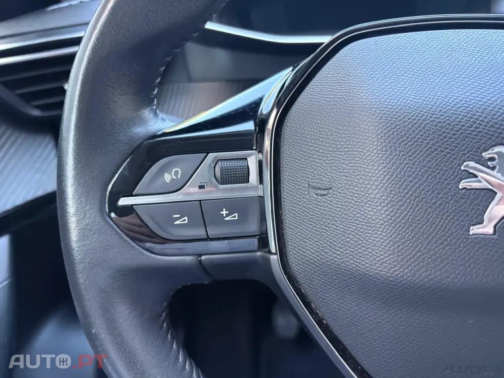 Peugeot 2008 1.2 PureTech Allure