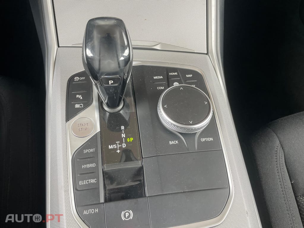 BMW 330 e iPerformance Advantage
