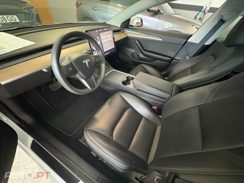 Tesla Model 3 Standard Range Plus RWD