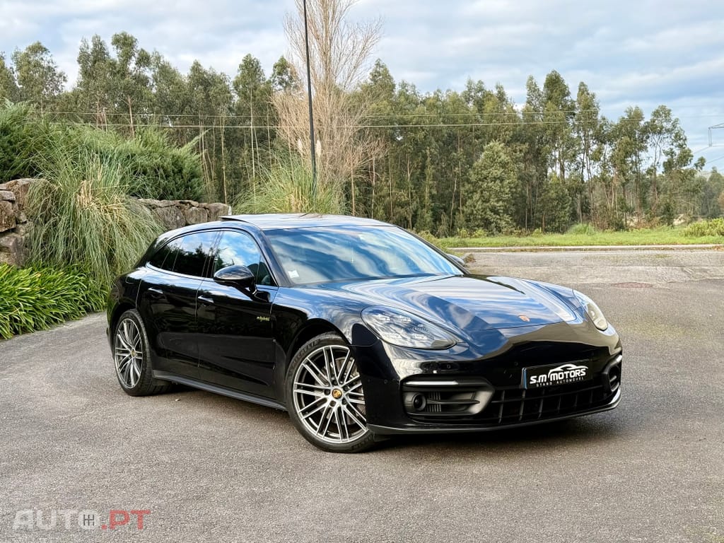 Porsche Panamera 4 E-Hybrid Platinum Edition