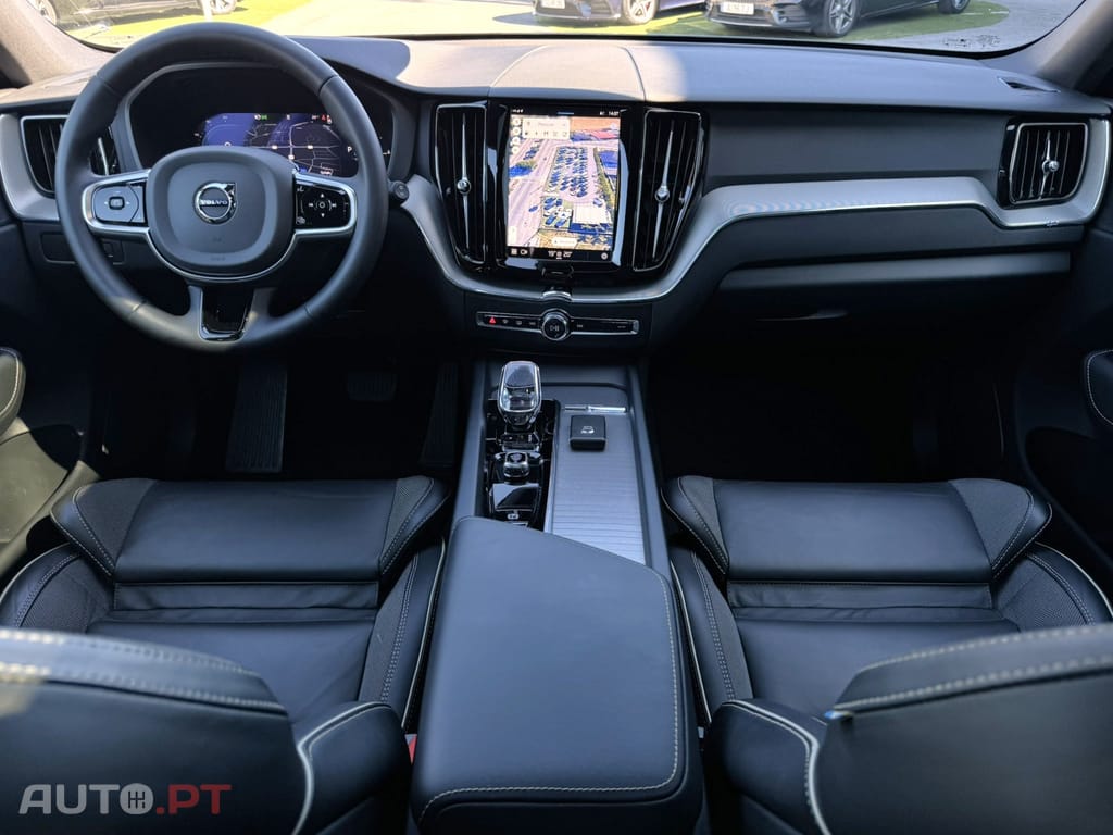 Volvo XC60 2.0 T6 PHEV Black Edition AWD