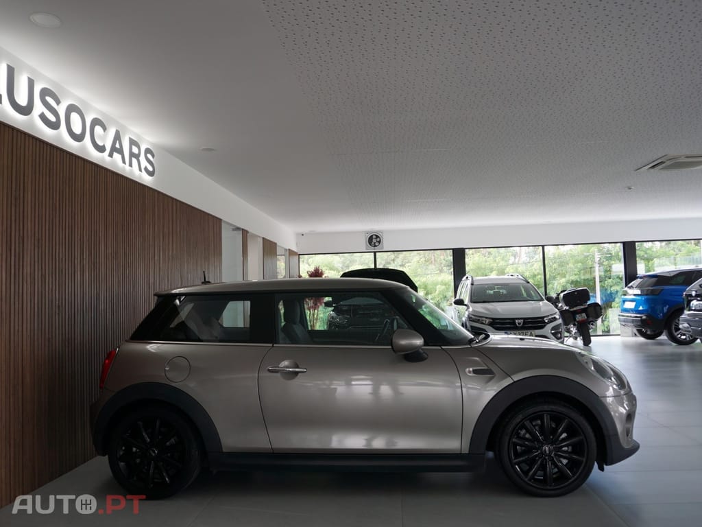 MINI Cooper One Blackyard