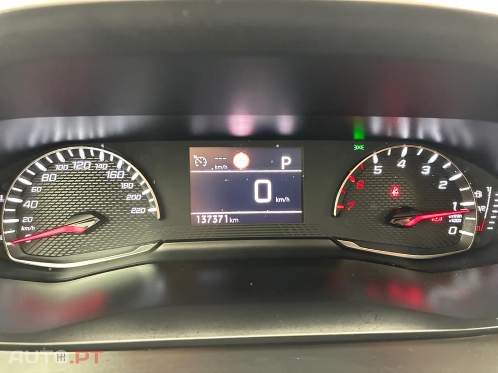Peugeot 2008 1.2 PureTech Active Pack EAT8