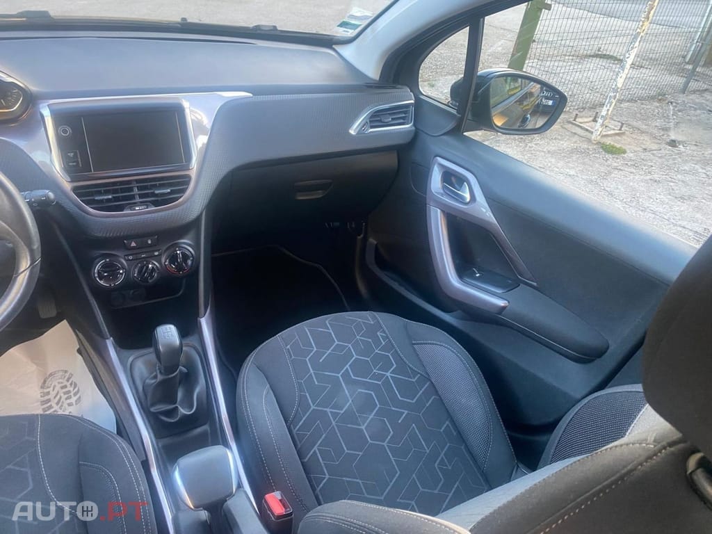 Peugeot 2008 1.2 PureTech Style