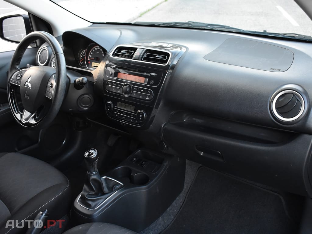 Mitsubishi Space Star 1.2 Intense Connect Edition