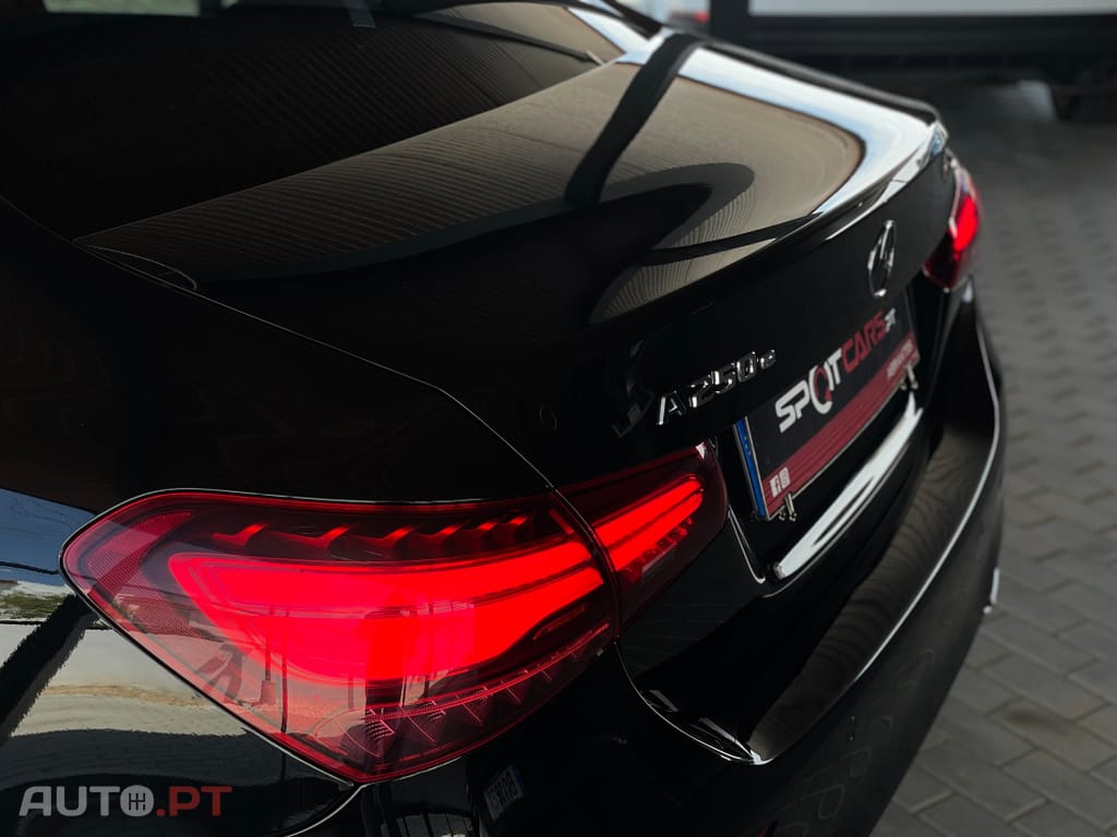 Mercedes-Benz A 250 e AMG Line