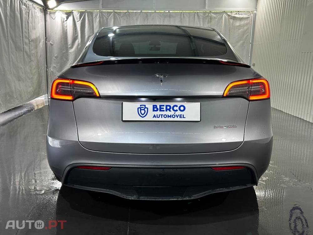 Tesla Model Y Performance Dual Motor AWD
