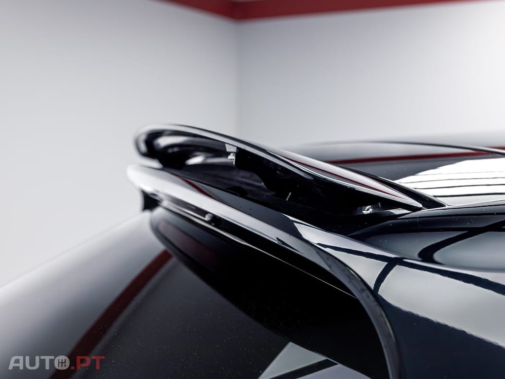 Porsche Panamera 4 E-Hybrid Platinum Edition