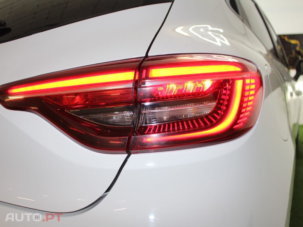 Renault Clio 1.0 TCe Limited Bi-Fuel