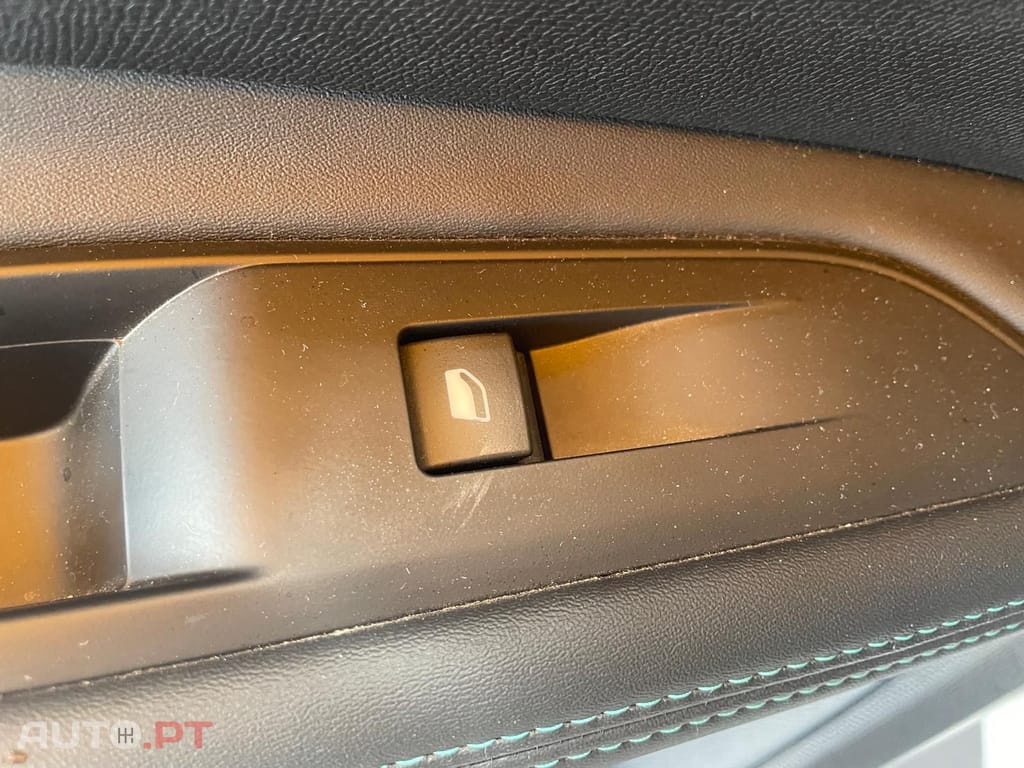 Peugeot 3008 1.6 Hybrid  Allure Pack