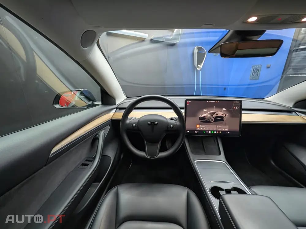 Tesla Model 3 Tração Traseira