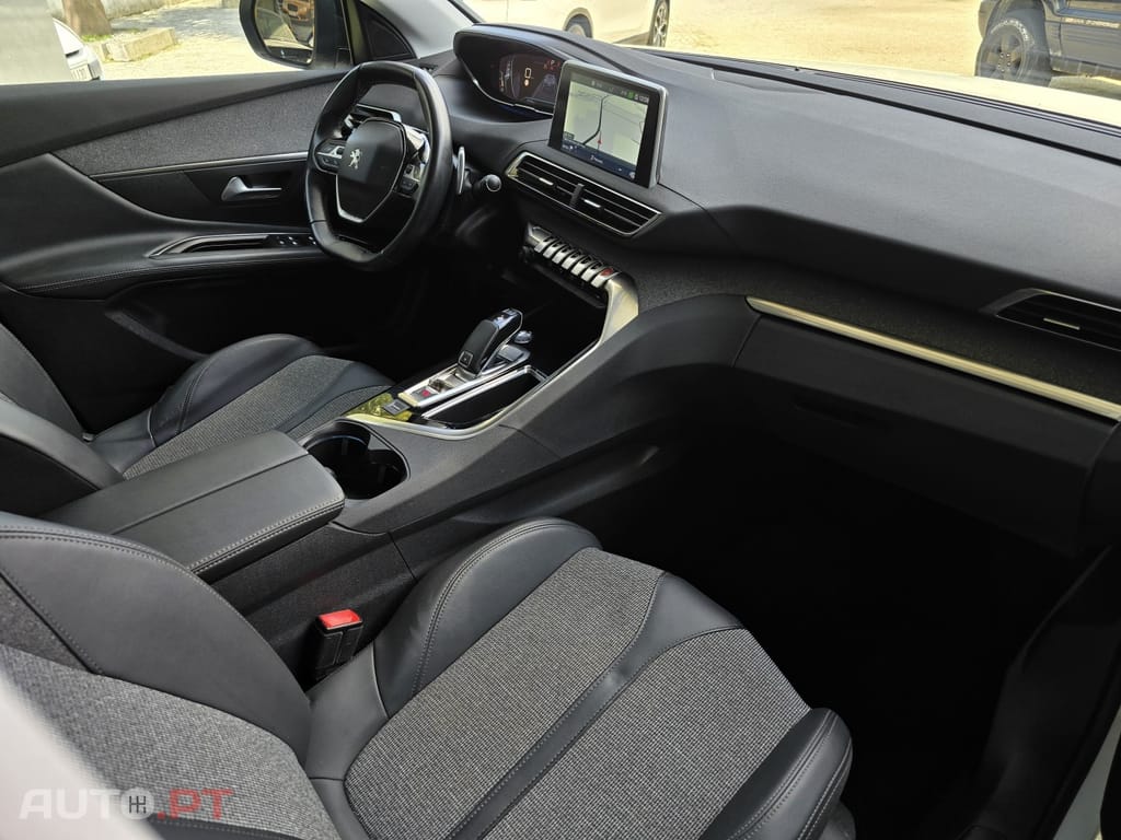 Peugeot 3008 1.2 PureTech Allure EAT8