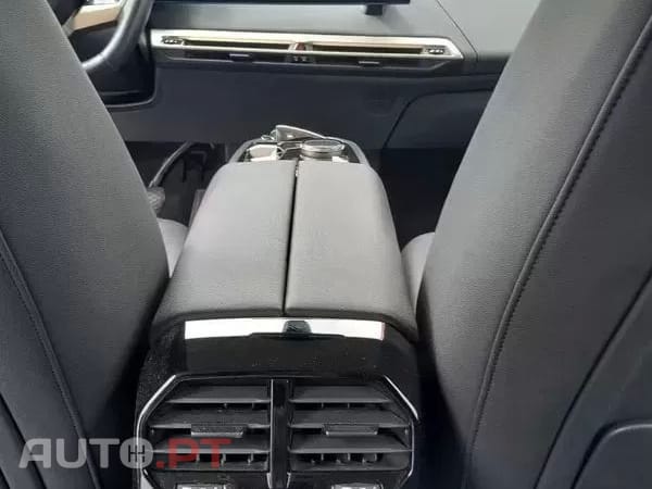 BMW iX xDrive 40 Pack Desportivo