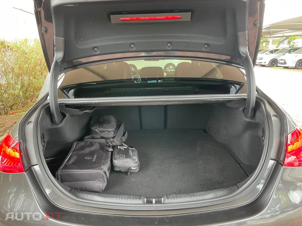Mercedes-Benz C 300 e AMG Line