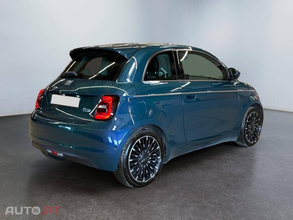 Fiat 500e La Prima