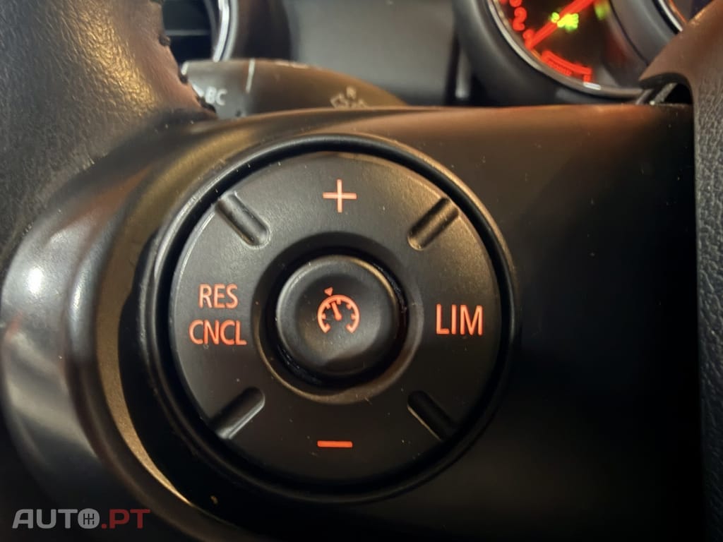MINI Cooper One Sport Edition — fotografia 16
