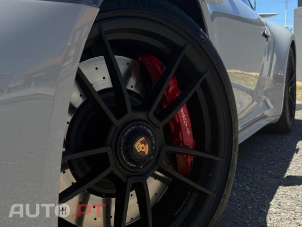 Porsche 911 Carrera 4 GTS PDK