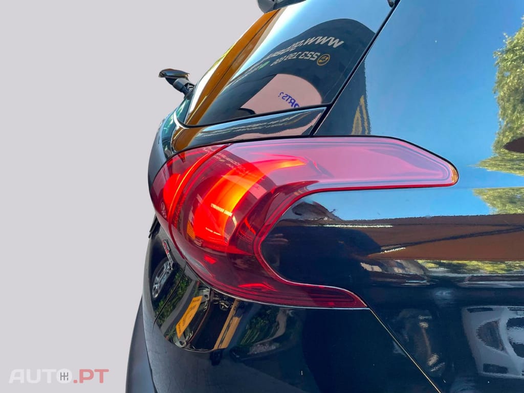 Peugeot 2008 1.2 e-THP GT Line