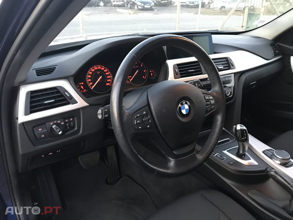 BMW 320 d Touring xDrive Ultimate Auto