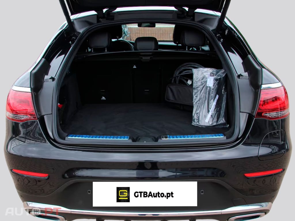 Mercedes-Benz GLC 300 I.V.A DEDUTIVEL de 4M Coupe AMG-Line