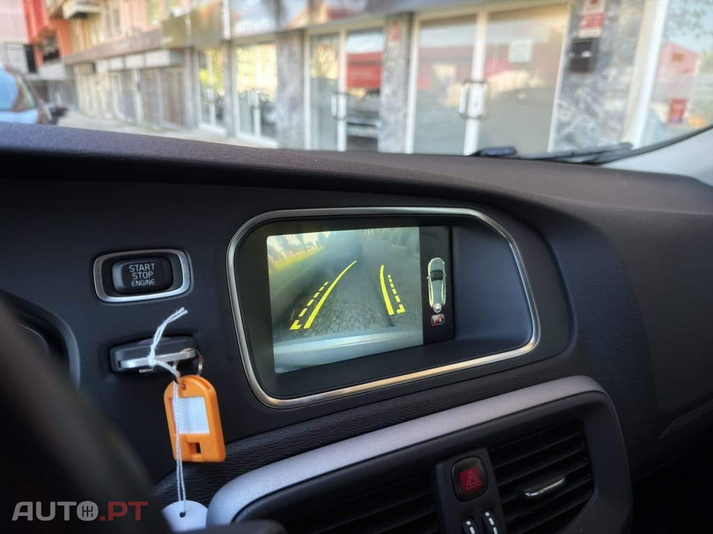 Volvo V40 Cross Country 1.6 D2 Momentum