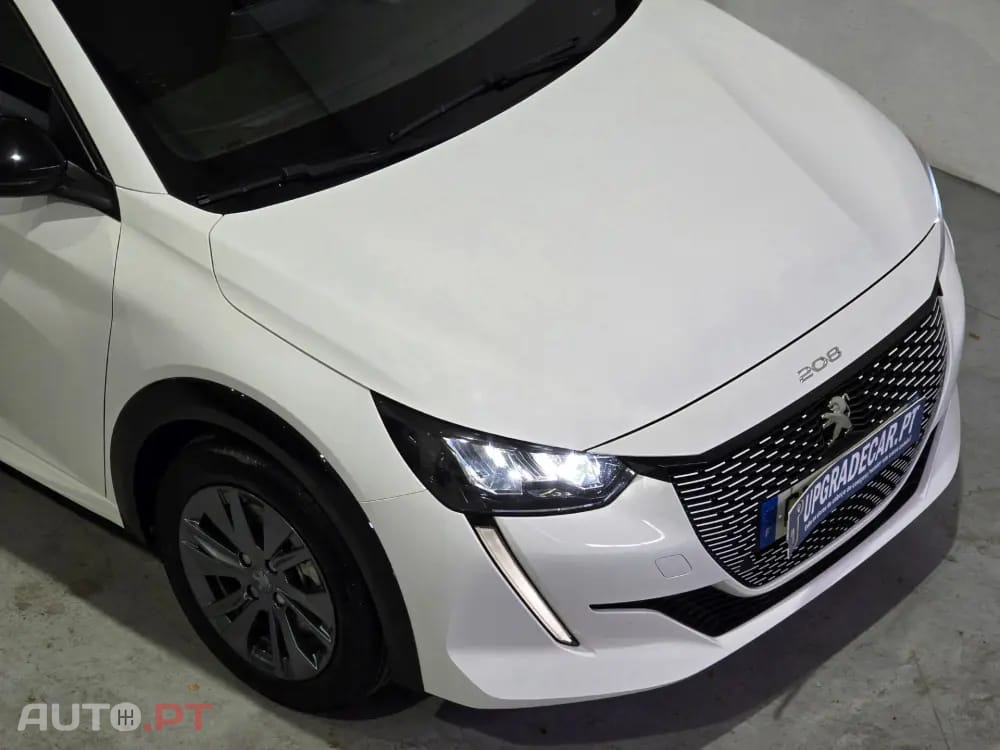 Peugeot E-208 50 kWh SE Style