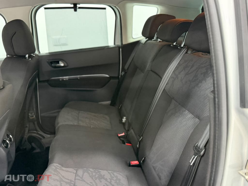 Peugeot 3008 1.6 HDi Active