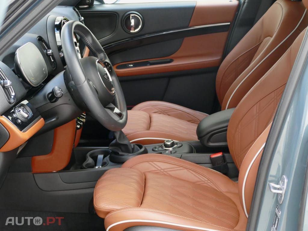 MINI Countryman Cooper SE ALL4 Classic Auto