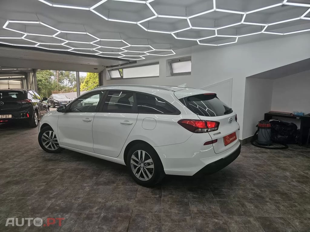 Hyundai i30 1.0 T-GDi Comfort+Navi — fotografia 4