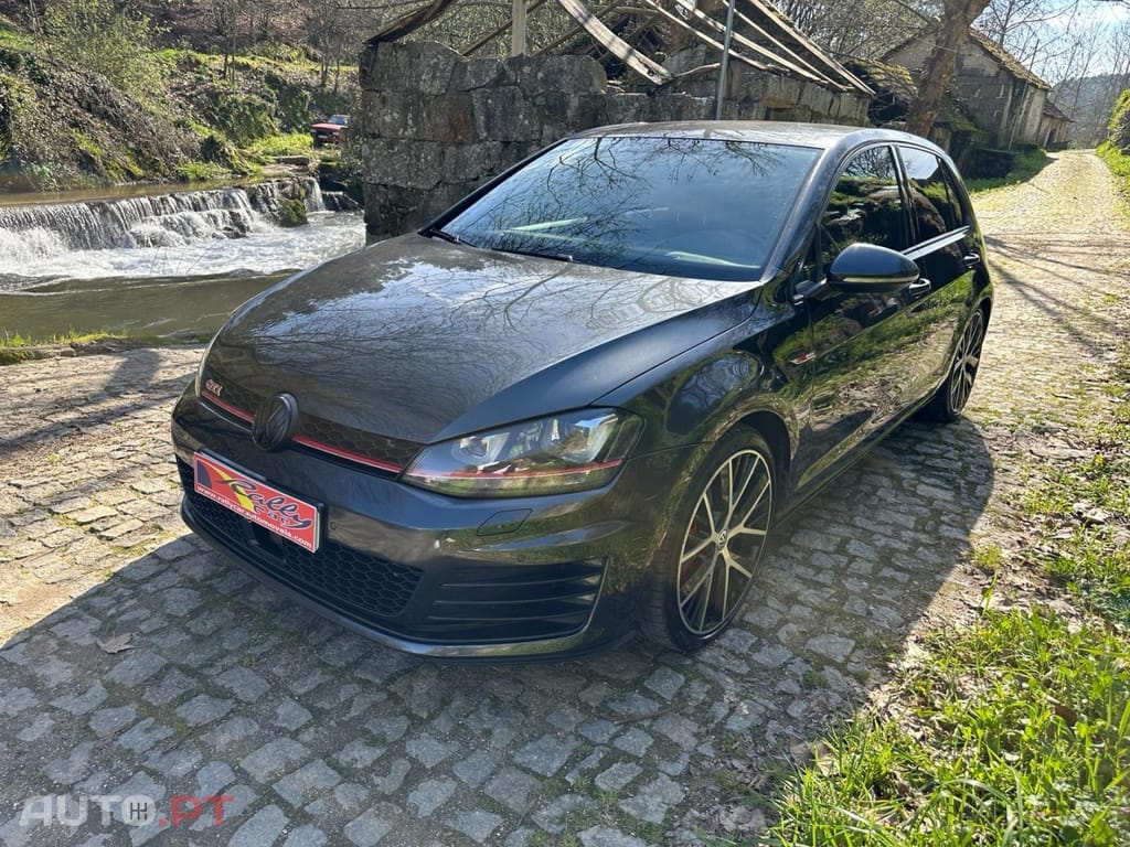 Volkswagen Golf 2.0 TSi GTi DSG Performance