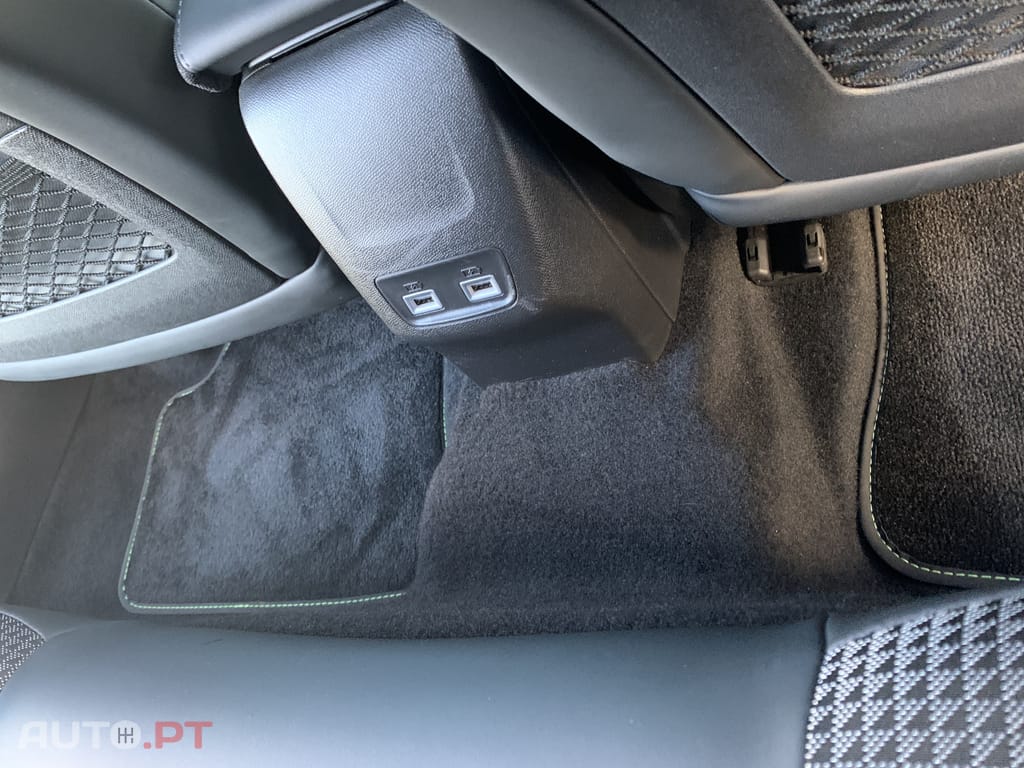 Peugeot E-208 GT