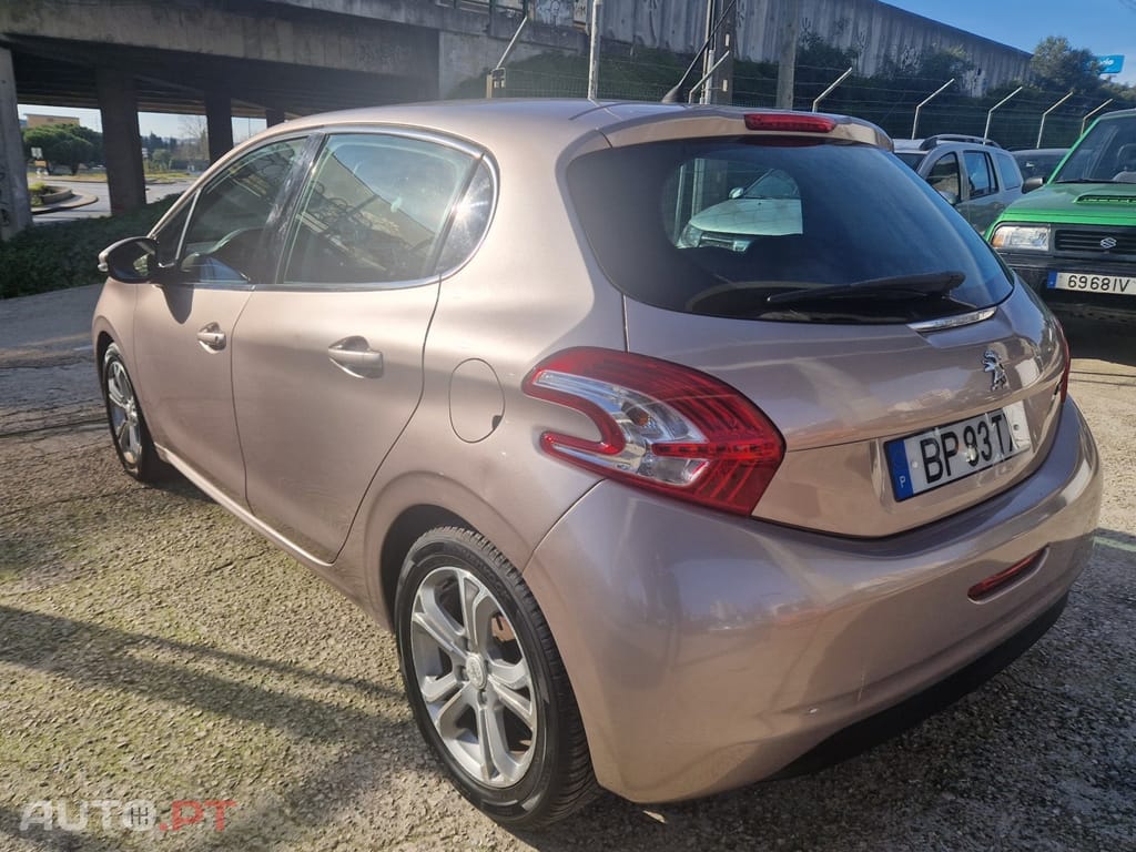 Peugeot 208 1.2 VTi Allure