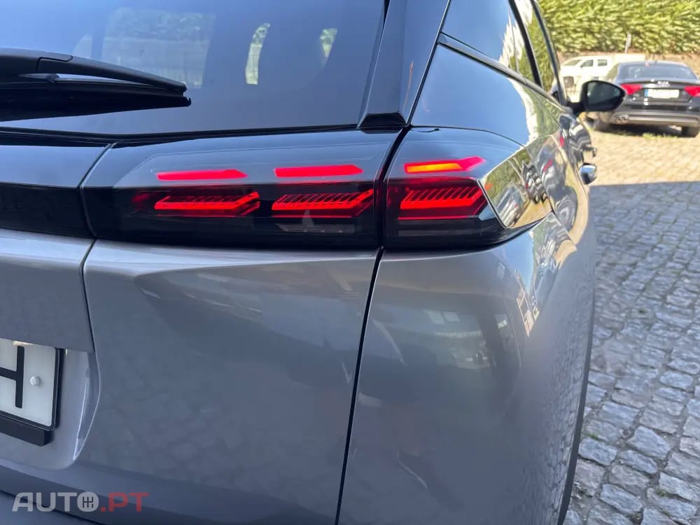 Peugeot 2008 Hybrid 145 e-DSC Allure