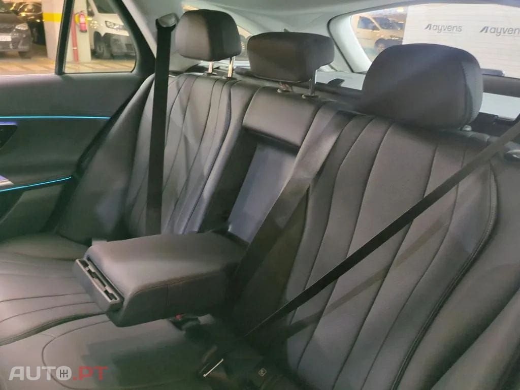Mercedes-Benz E 300 Standard
