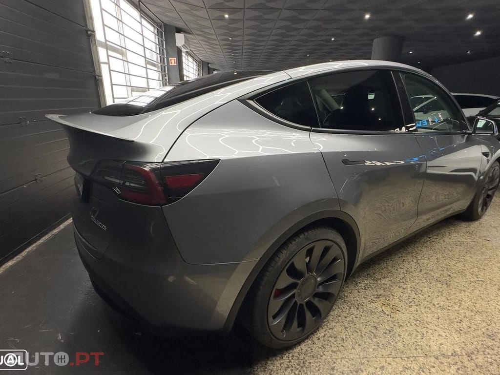 Tesla Model Y Performance Dual Motor AWD