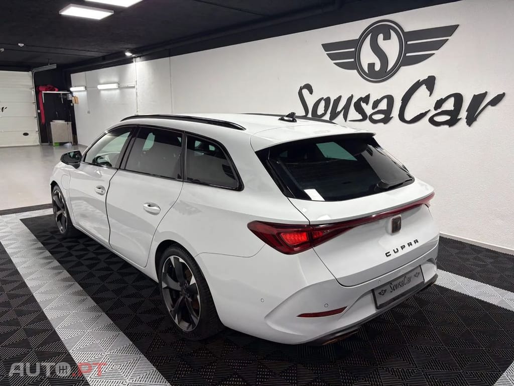 Cupra Leon 1.4 e-Hybrid MID DSG