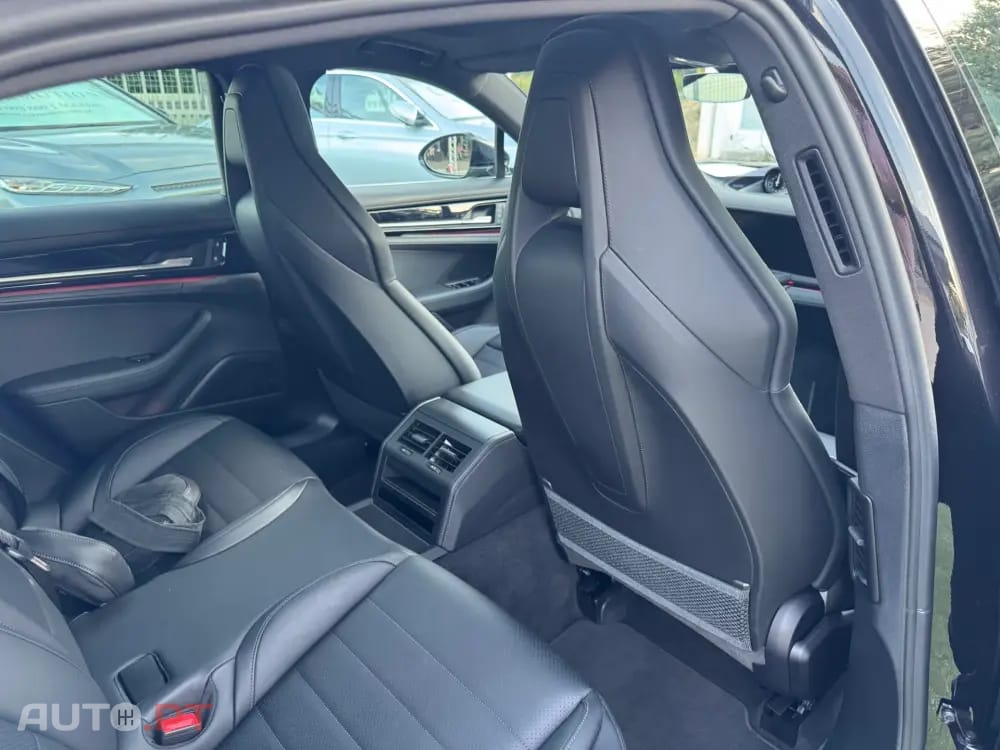 Porsche Panamera 4 E-Hybrid