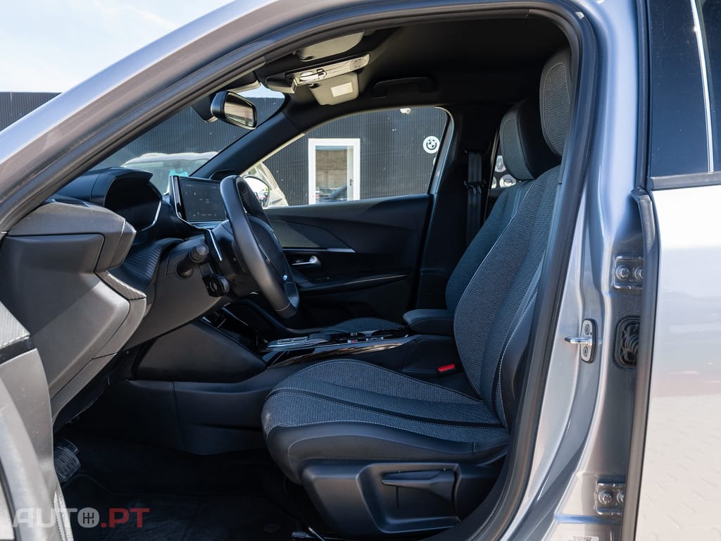 Peugeot 2008 1.2 PureTech Allure