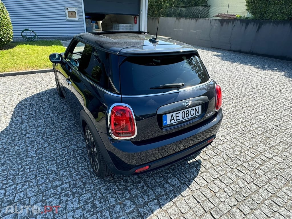 MINI Cooper Cooper SE