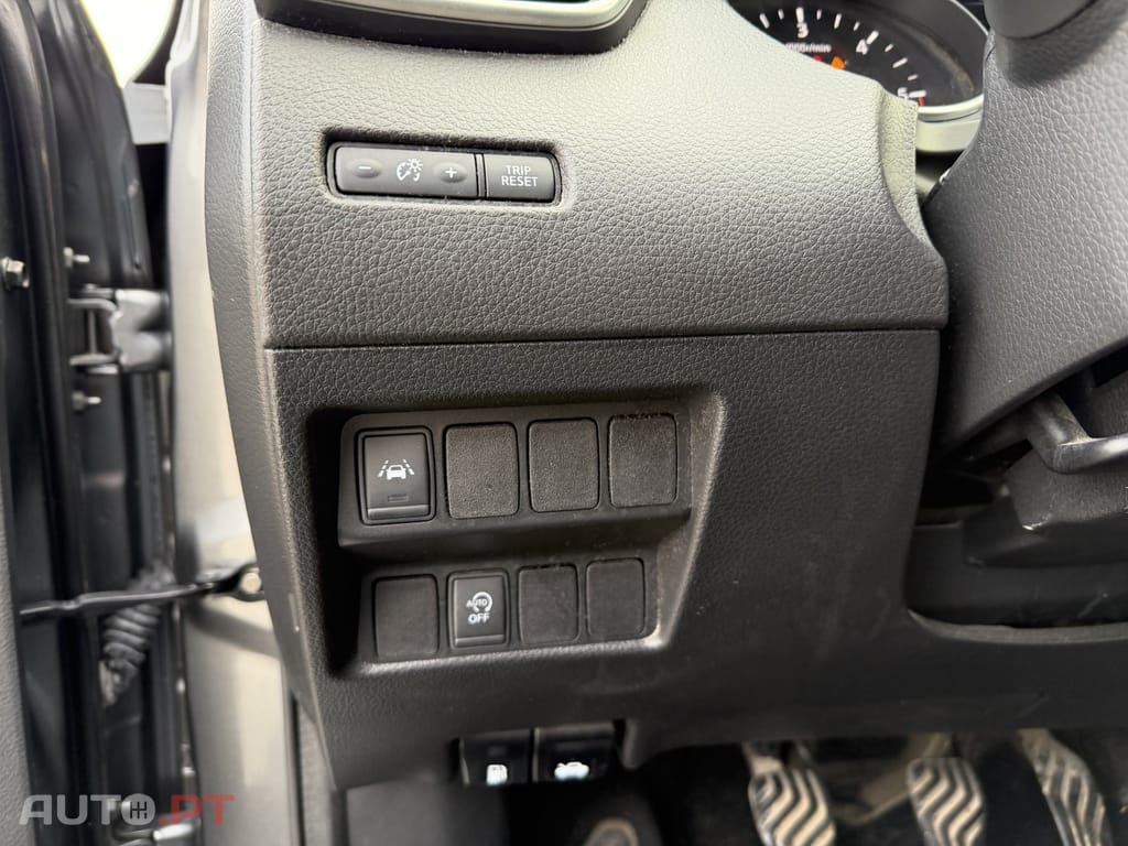 Nissan Qashqai 1.6 Tekna Sport 18